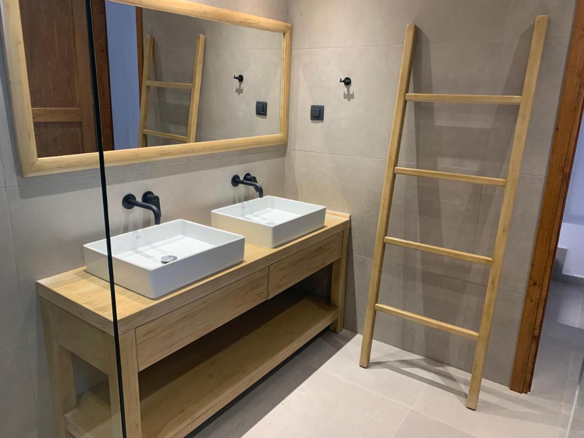 Cato Agro 5, Seafront Villa With Private Pool Afiartis エクステリア 写真